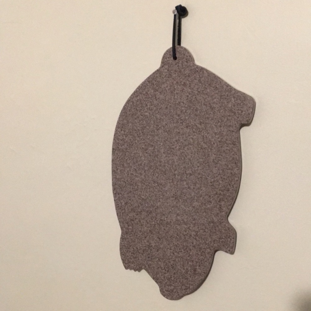Corian piggy cutting board!!!! 🐖 🐷